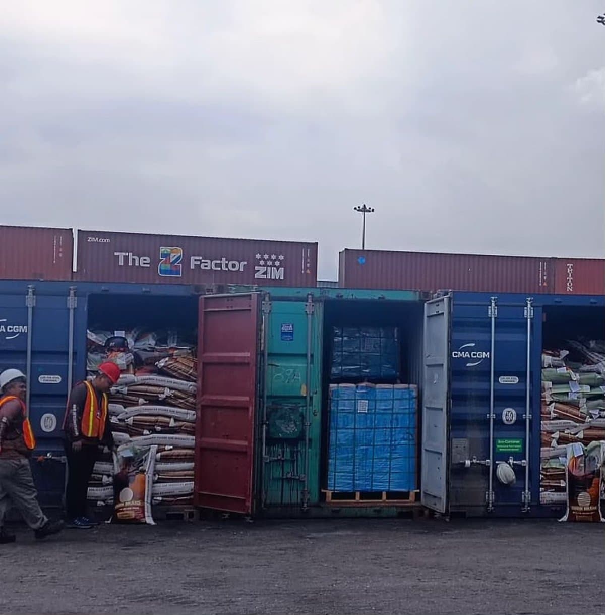 Operaciones de KGlobal Logistics en puerto